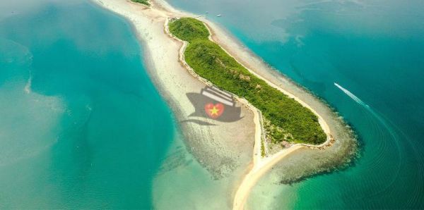 Go sea walking at Diep Son island